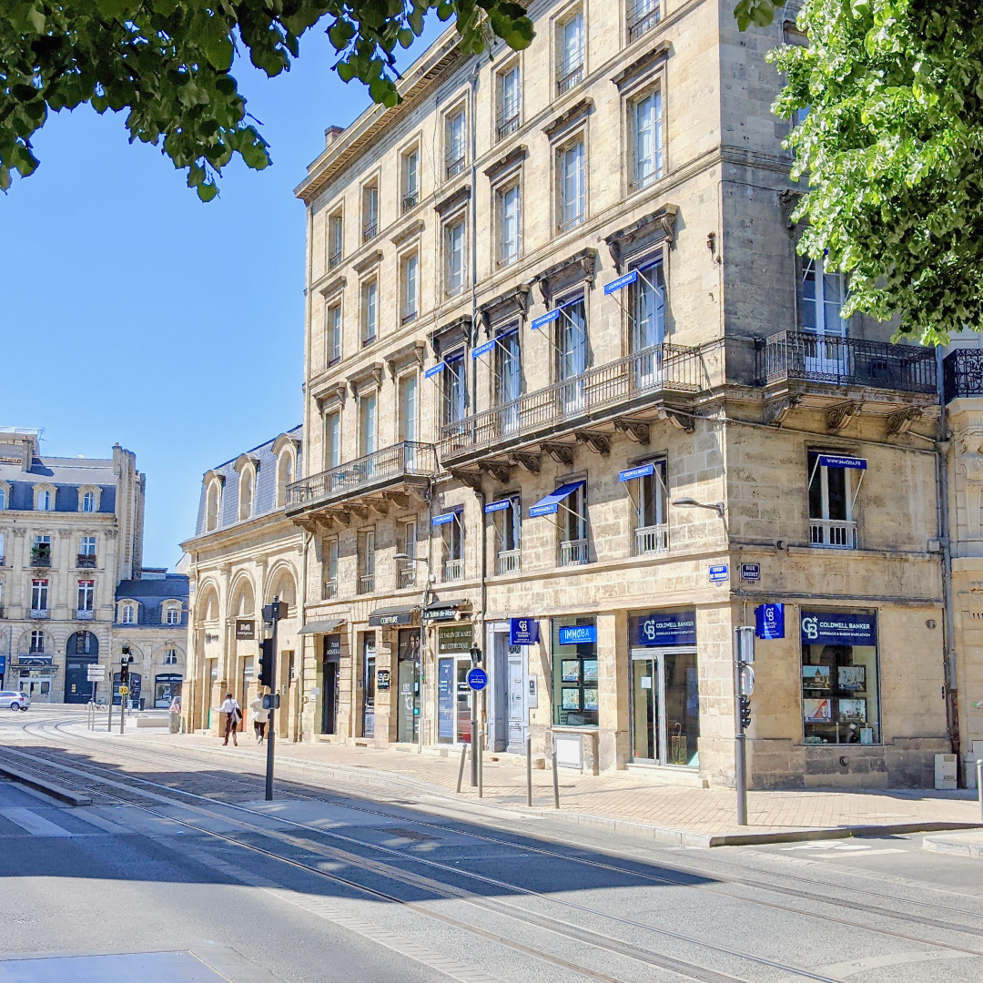 Enseigne Coldwell Banker réalisée par LOKI après validation du dossier Mairie